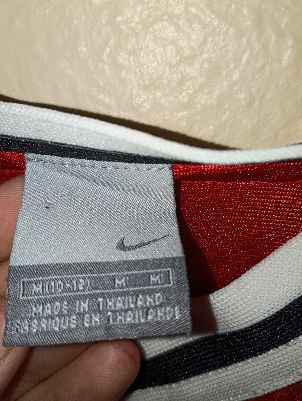 BOYS NIKE BASKETBALL SIZE 10/12